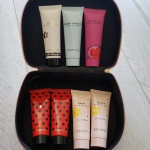 MARC JACOBS Body Lotions & Shower Gels with case